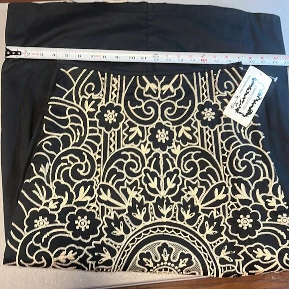 Kokomo Unlimited Lotus Embroidery Skirt Women's Small Black Ivory Maxi Sample - Picture 4 of 9